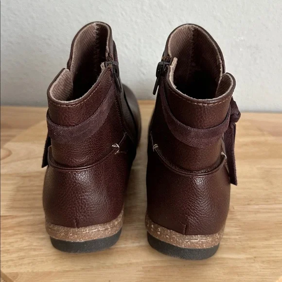 BOC by Born Womens Addi Flat Heel Booties - Picture 4 of 5